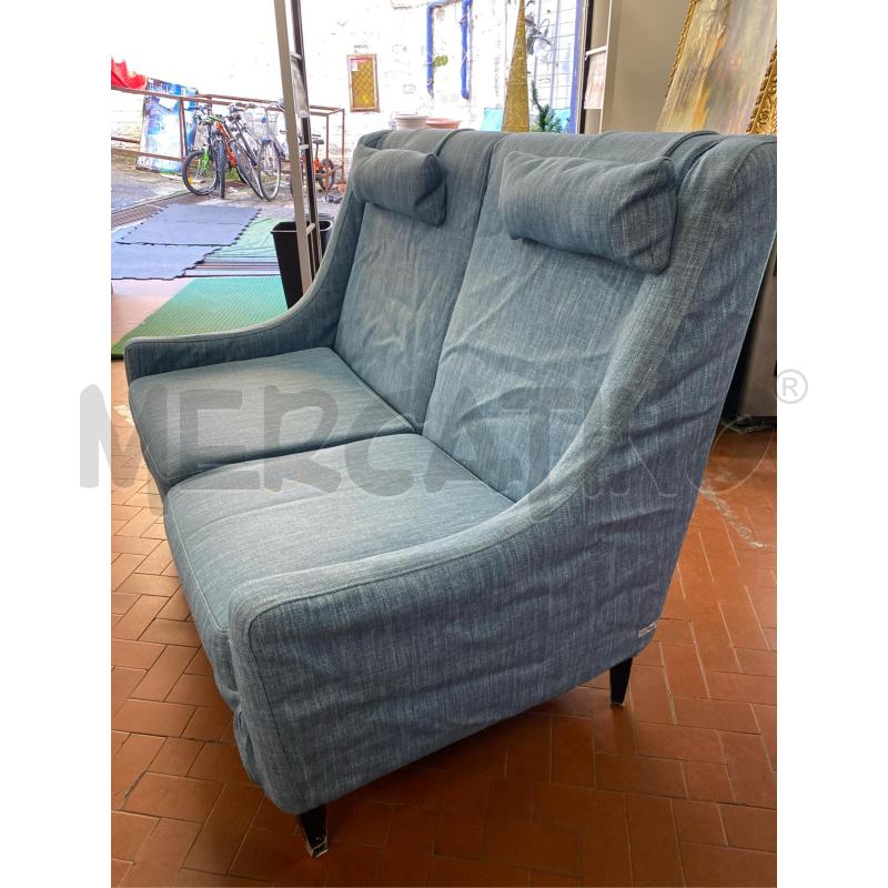 DIVANETTO DUE POSTI POLTRONE E SOFA AZZURRO CM. 130X80  | Mercatino dell'Usato Roma casalotti 3