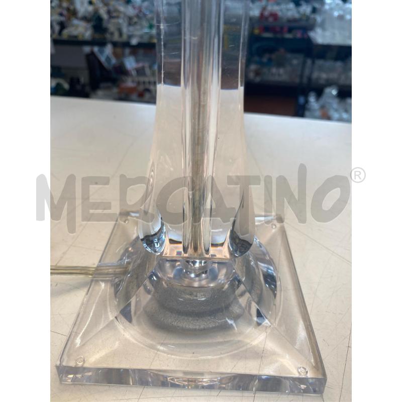 LAMPADA DA TAVOLO BASE PLEXIGLASS CAPPELLO BIANCO | Mercatino dell'Usato Roma casalotti 3