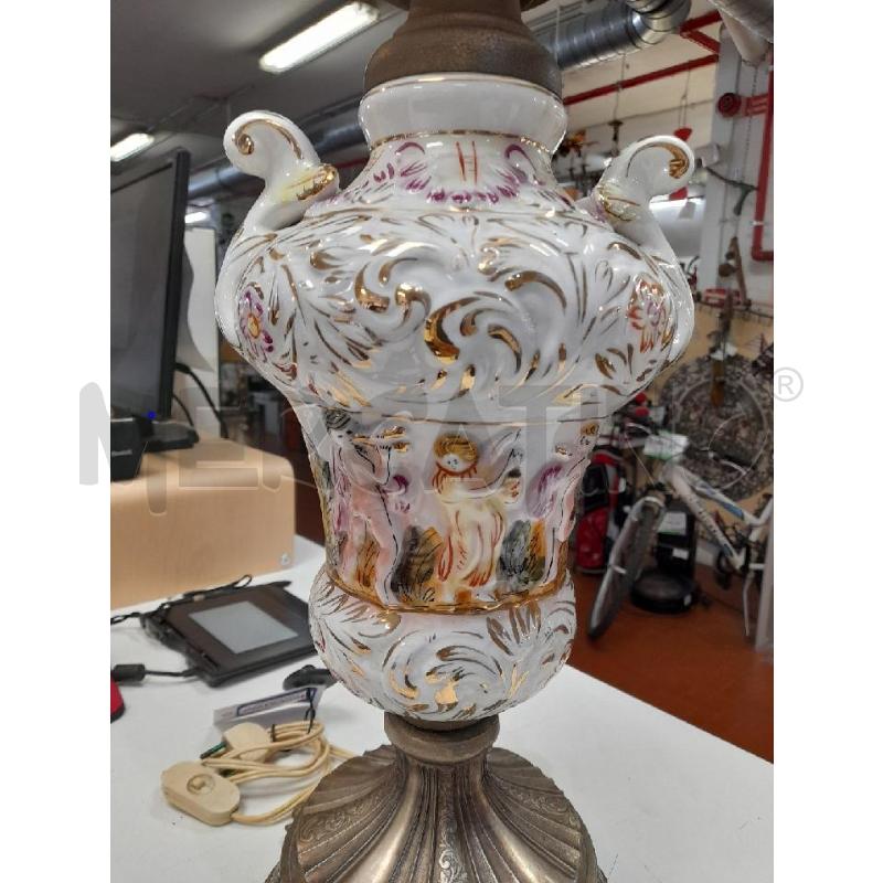 LAMPADA IN PELTRO CON CERAMICA  | Mercatino dell'Usato Roma casalotti 2