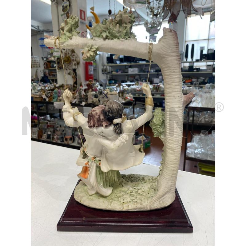 SCULTURA FIDANZATI SU ALTALENA  | Mercatino dell'Usato Roma casalotti 4