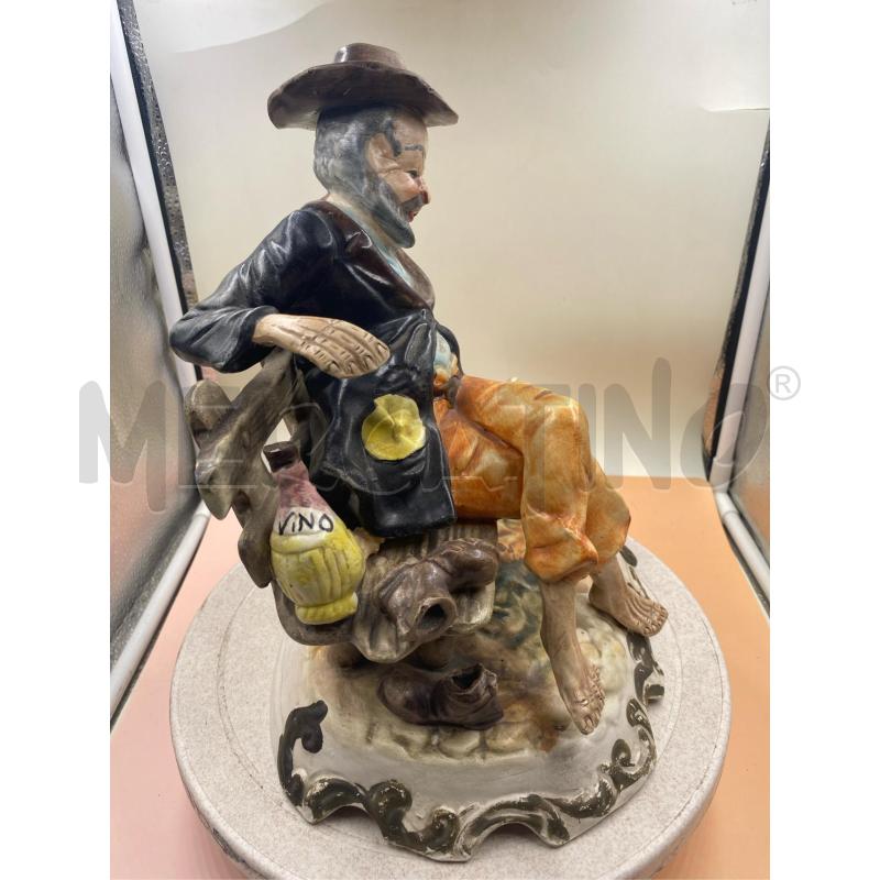 STATUETTA CAPODIMONTE ANZIANO SEDUTO CERAMICA DIPINTO  | Mercatino dell'Usato Roma casalotti 4