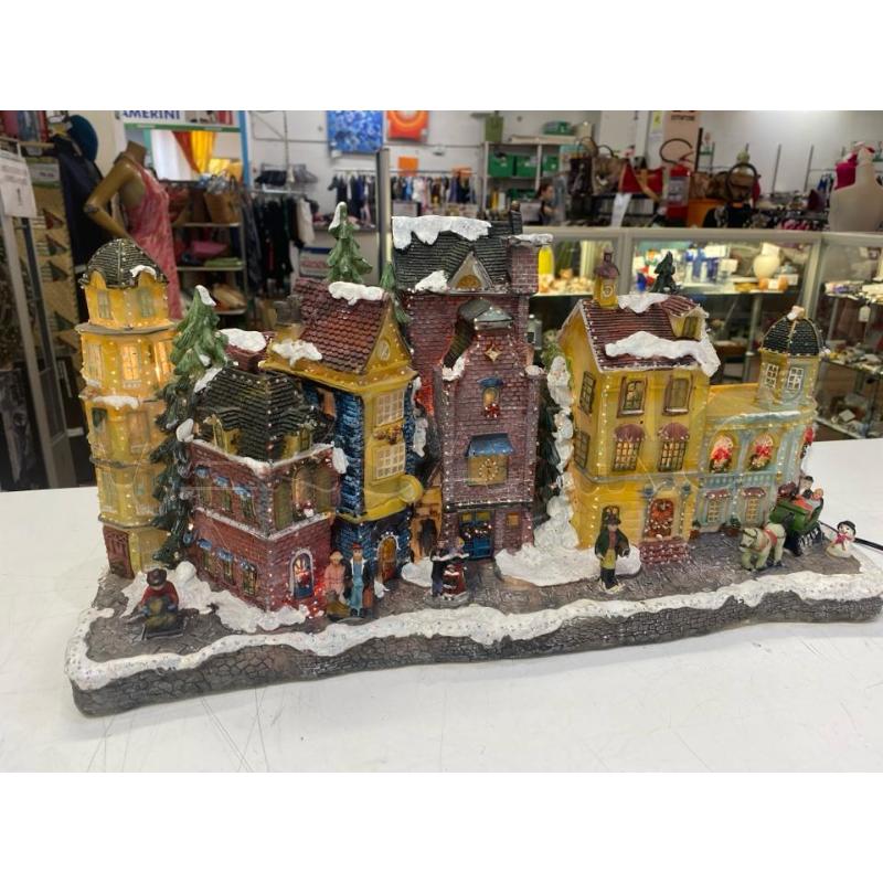STATUETTA VILLAGGIO DI NATALE GRANDE ELETTRONICO  | Mercatino dell'Usato Roma casalotti 5