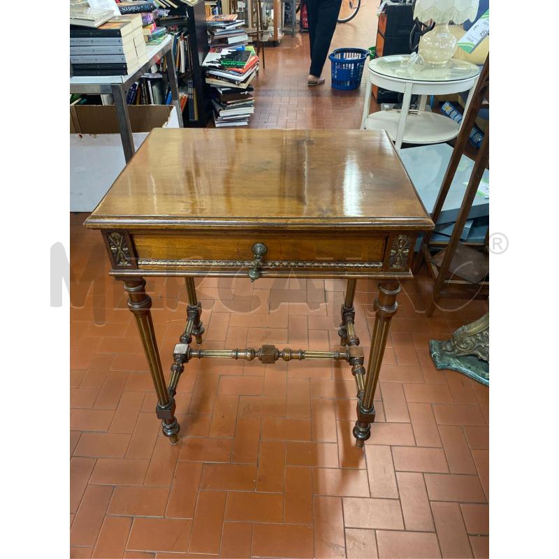 TAVOLINO IN LEGNO CM. 60X48X75 H | Mercatino dell'Usato Roma casalotti 1