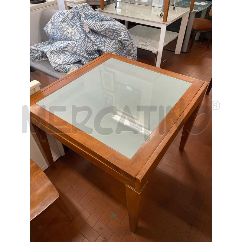 TAVOLO ESTENSIBILE CON RIPIANO IN VETRO CM. 96X96+96  | Mercatino dell'Usato Roma casalotti 1