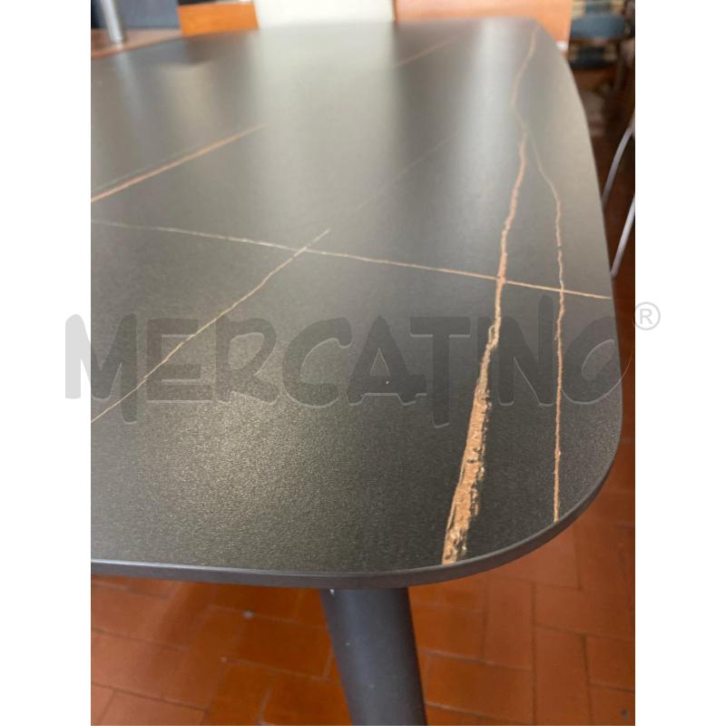 TAVOLO RETTANG. STONDATO EFFETTO MARMO CM 140X80 | Mercatino dell'Usato Roma casalotti 3