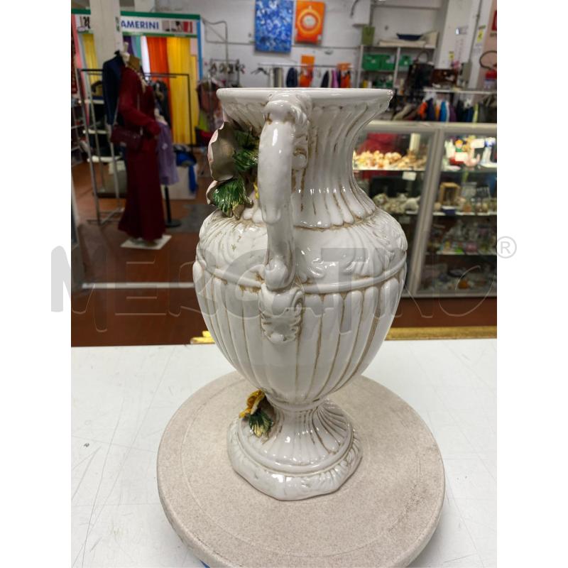 VASO CAPODIMONTE CON FIORI  | Mercatino dell'Usato Roma casalotti 3