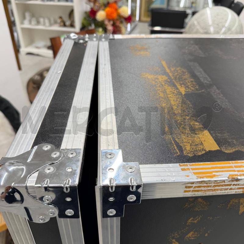 BAULE NERO BORDI CROMO IMPERFEZIONI 105X122X50 | Mercatino dell'Usato Roma torrevecchia 2