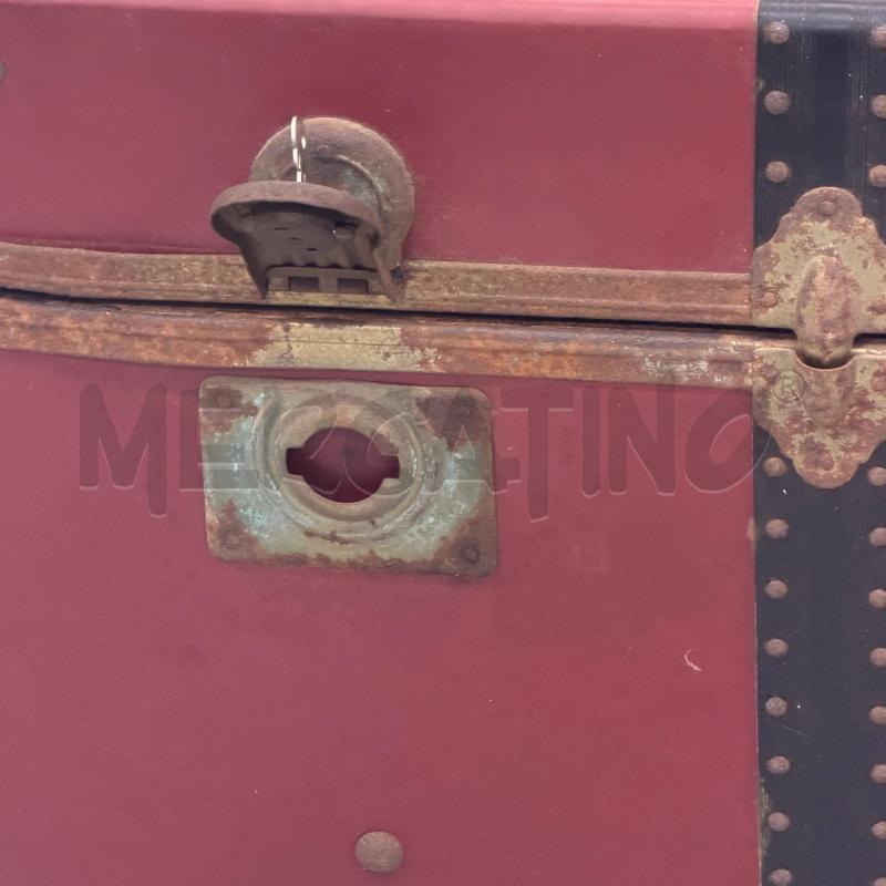 BAULE VECCHIO ROSSO/NERO 109X52X54 | Mercatino dell'Usato Roma torrevecchia 2