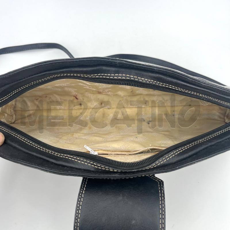 BORSA D FERRE PELLE MEZZALUNA FIBIA DORATA | Mercatino dell'Usato Roma torrevecchia 3