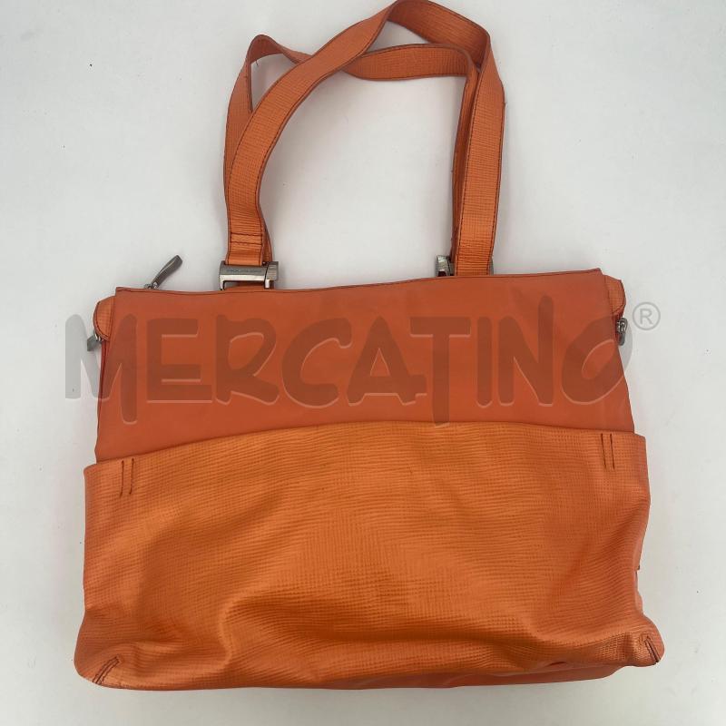 BORSA PIQUADRO ARANCIONE ZIP LATERALI | Mercatino dell'Usato Roma torrevecchia 1
