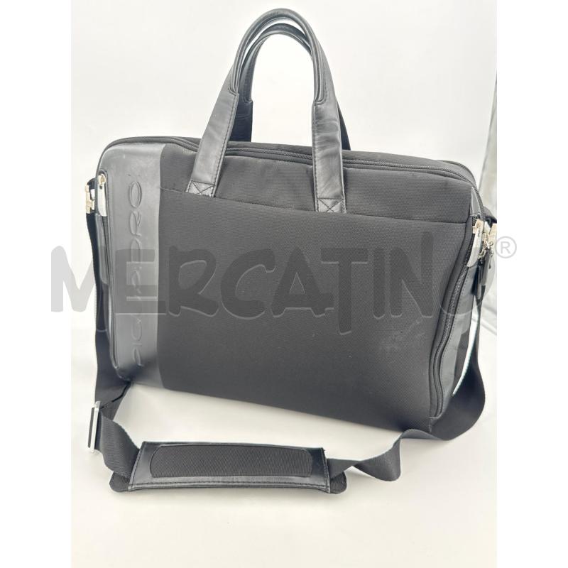 BORSA U PIQUADRO NERA ZIP SCRITTA LATERALE | Mercatino dell'Usato Roma torrevecchia 1
