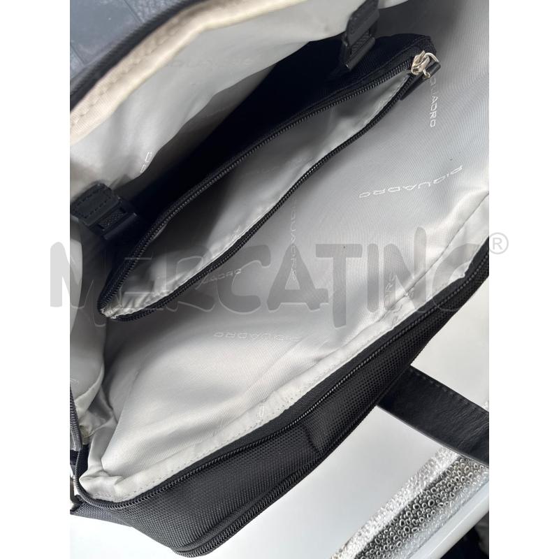 BORSA U PIQUADRO NERA ZIP SCRITTA LATERALE | Mercatino dell'Usato Roma torrevecchia 3
