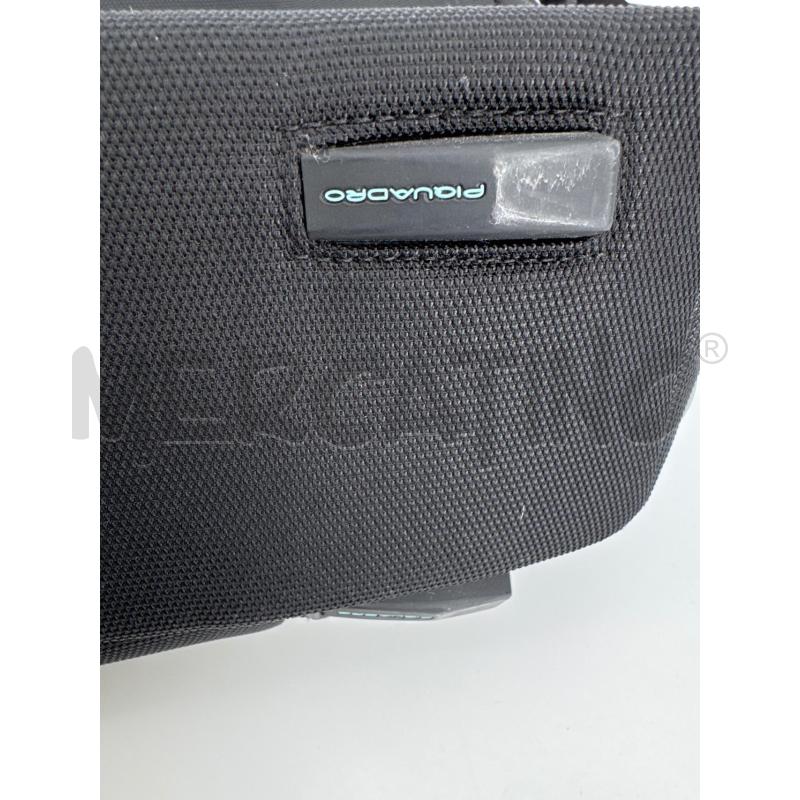BORSA U PIQUADRO NERA ZIP SCRITTA LATERALE | Mercatino dell'Usato Roma torrevecchia 5