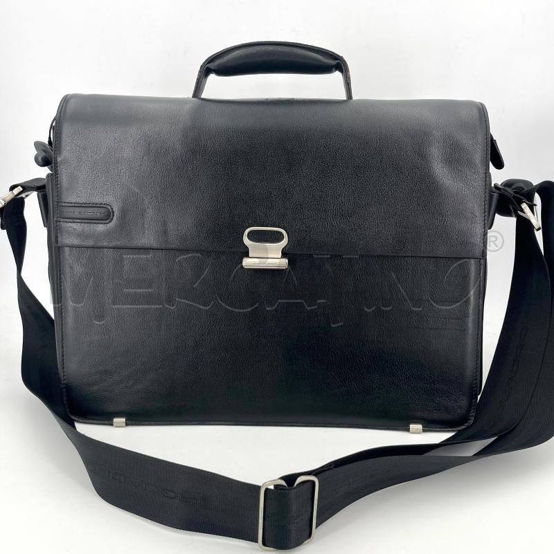 BORSA U VENTIQUATTRORE PIQUADRO NERA GRANDE | Mercatino dell'Usato Roma torrevecchia 1