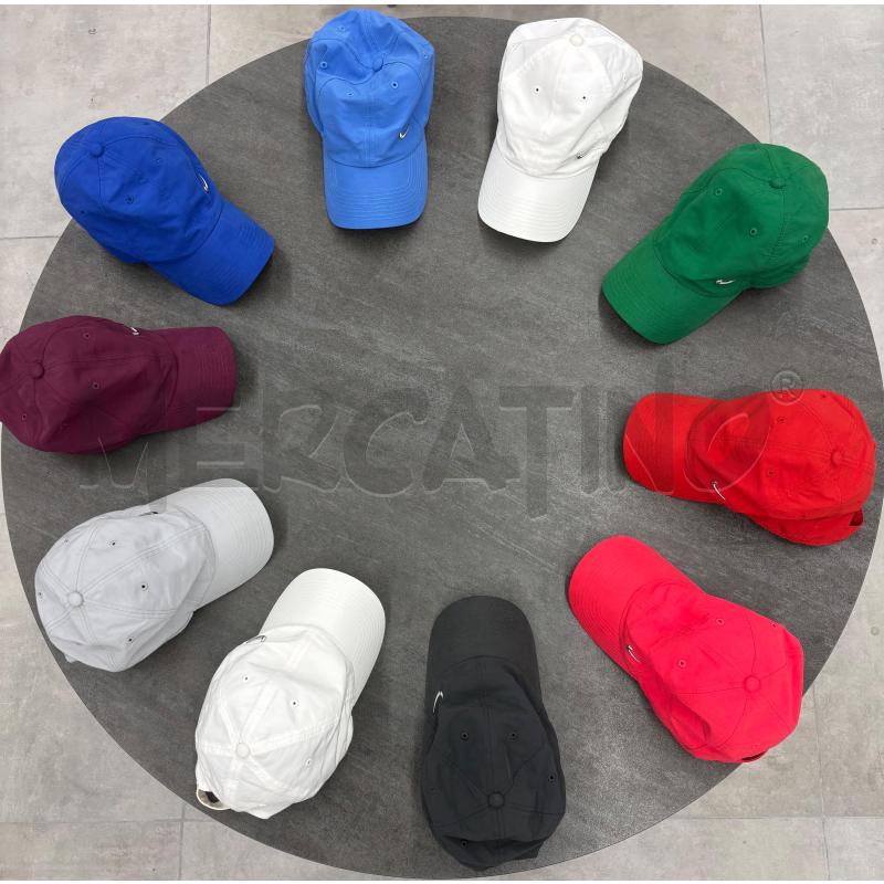 CAPPELLO U NIKE COLORATO VARIO | Mercatino dell'Usato Roma torrevecchia 1