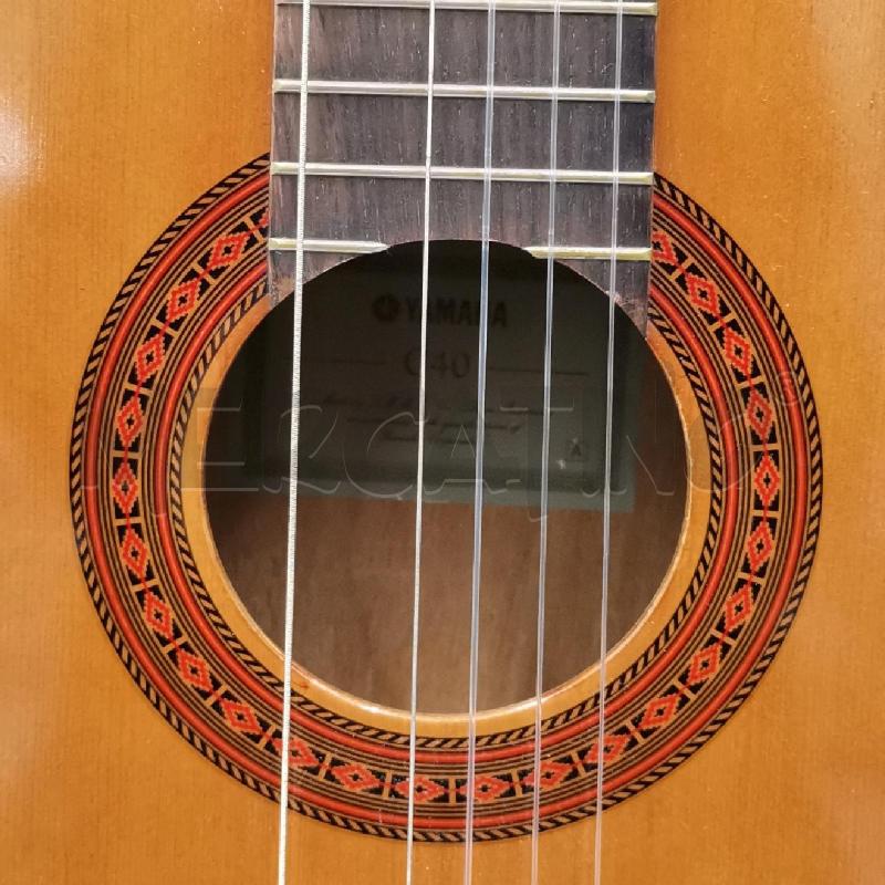 CHITARRA YAMAHA C40 + CORDE | Mercatino dell'Usato Roma torrevecchia 2