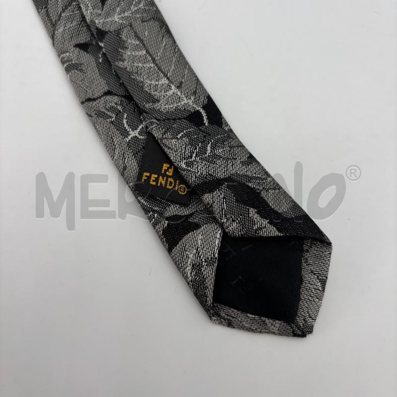 CRAVATTA FENDI GRIGIA FANTASIA FOGLIE | Mercatino dell'Usato Roma torrevecchia 2