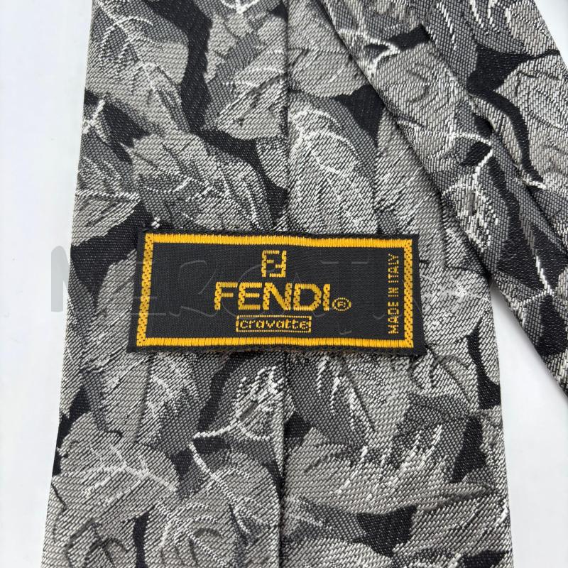 CRAVATTA FENDI GRIGIA FANTASIA FOGLIE | Mercatino dell'Usato Roma torrevecchia 3