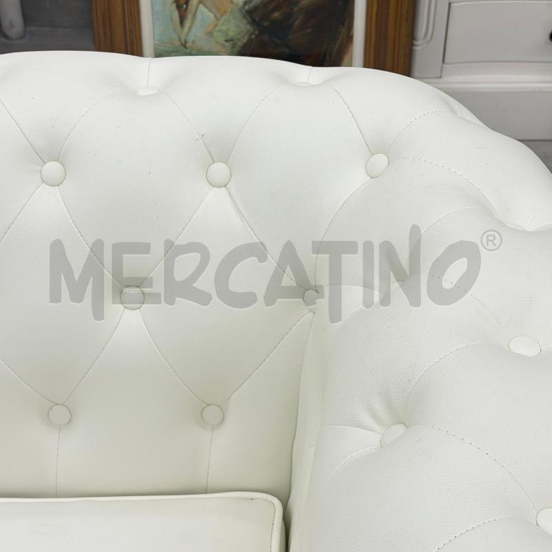 DIVANO ECOPELLE MODELLO CHESTERFIELD BIANCO | Mercatino dell'Usato Roma torrevecchia 3