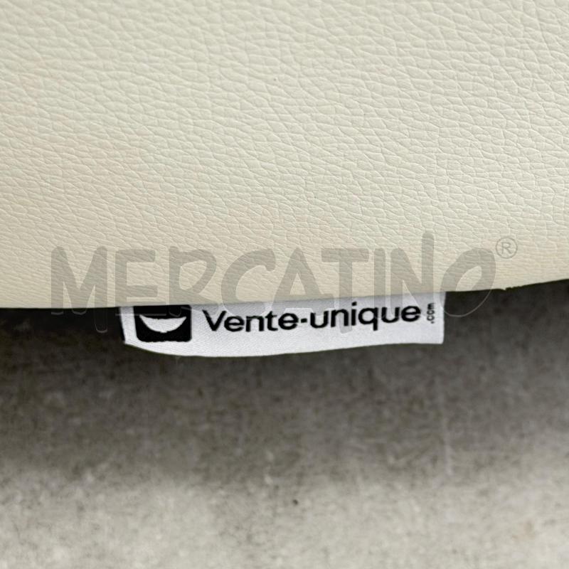 DIVANO ECOPELLE MODELLO CHESTERFIELD BIANCO | Mercatino dell'Usato Roma torrevecchia 4