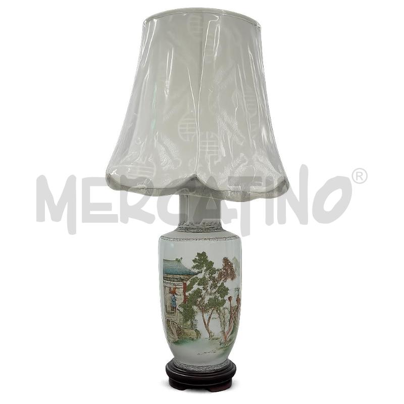 LAMPADA PORCELLANA CINESE+PARALUME  BIANCO STEMMI | Mercatino dell'Usato Roma torrevecchia 1