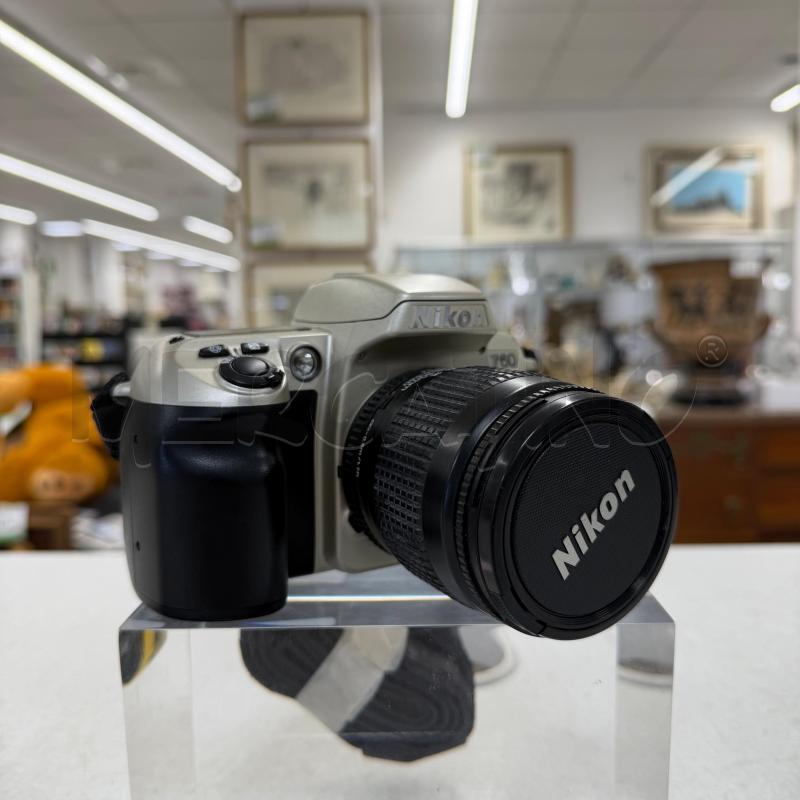 MACCHINA FOTOGRAFICA NIKON F60 CON OBBIETTIVO | Mercatino dell'Usato Roma torrevecchia 1