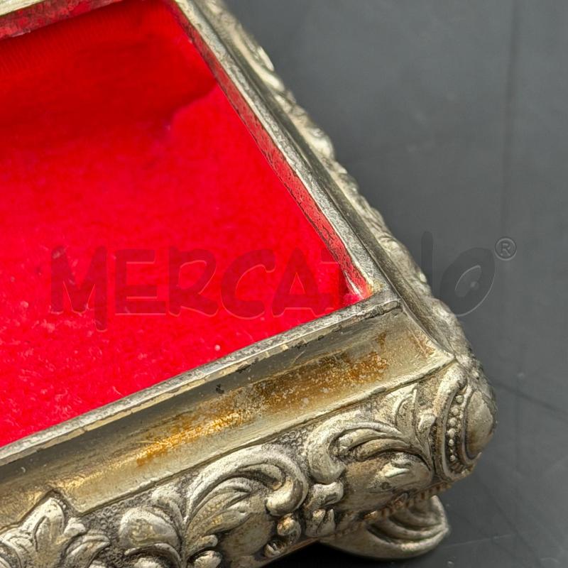 PORTA GIOIE SCENA INNAMORATI MET VELLUTO ROSSO | Mercatino dell'Usato Roma torrevecchia 5