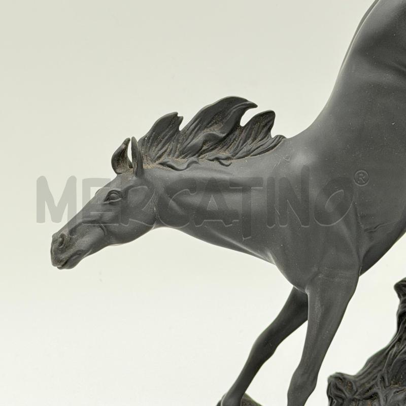 STATUA CER CAVALLO NERO D.HART | Mercatino dell'Usato Roma torrevecchia 2