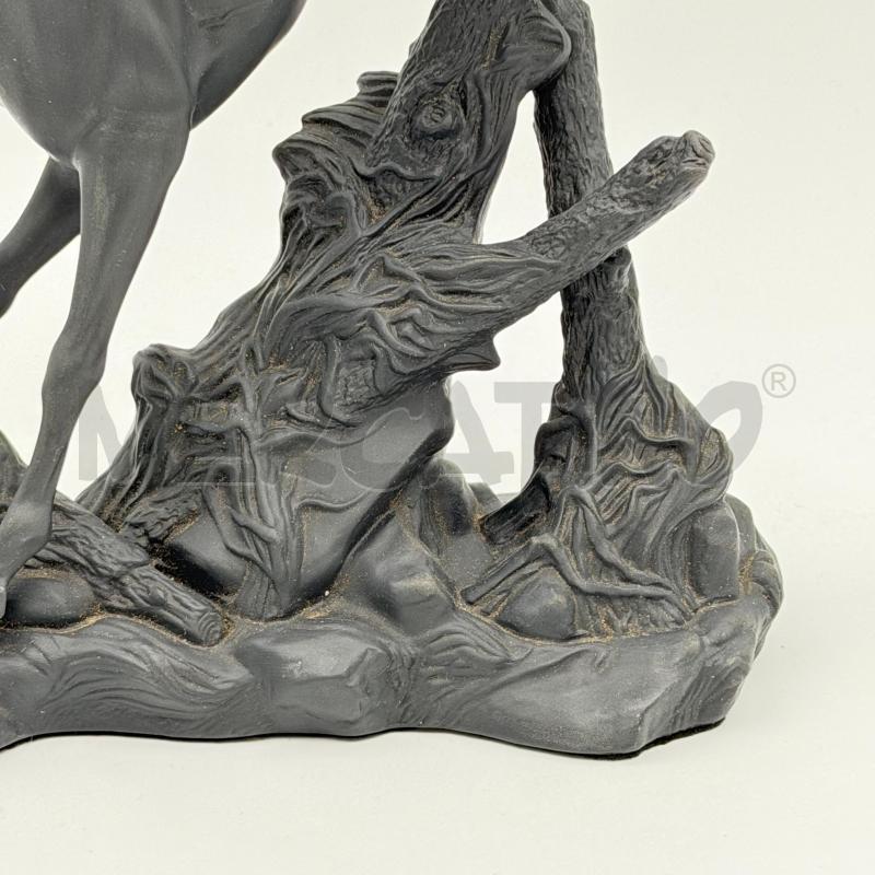 STATUA CER CAVALLO NERO D.HART | Mercatino dell'Usato Roma torrevecchia 3