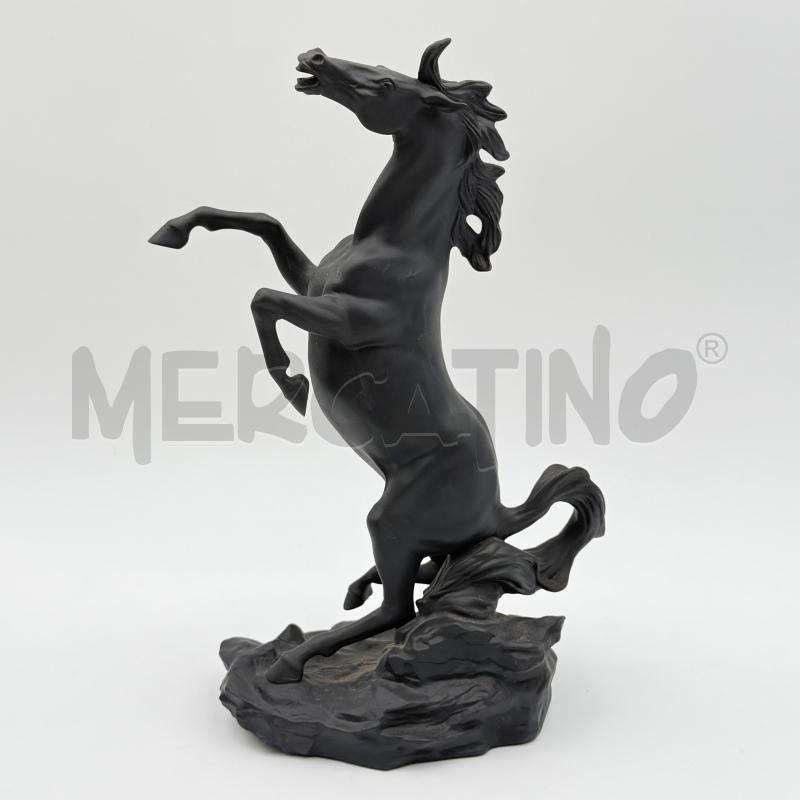 STATUA CER CAVALLO NERO D.HART | Mercatino dell'Usato Roma torrevecchia 1