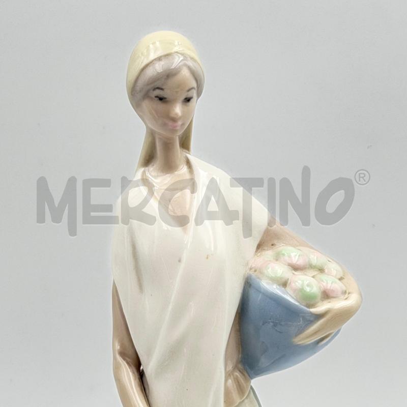 STATUA CER DONNA CON VELO CESTO FRUTTA | Mercatino dell'Usato Roma torrevecchia 2