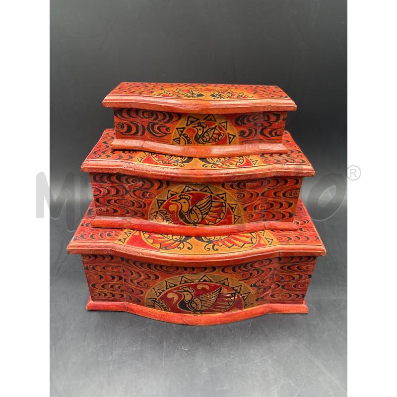 TRIS SCATOLE ETNICHE ROSSE DECORATE | Mercatino dell'Usato Roma torrevecchia 1