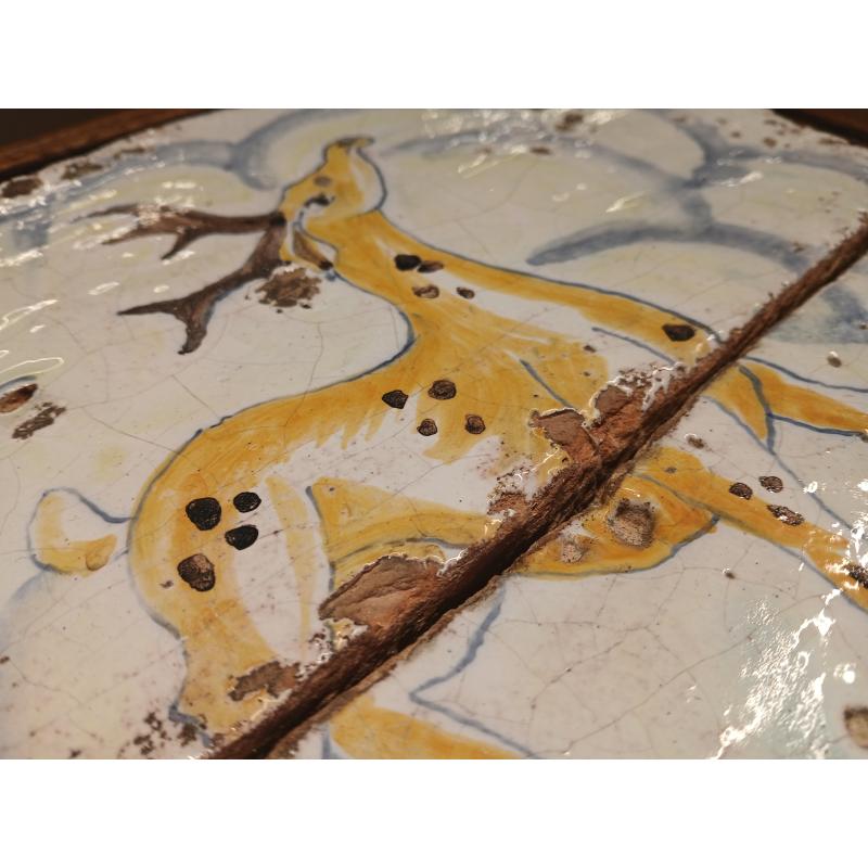 DIPINTO SU CERAMICA ANTILOPE DERUTA CORNICE LEGNO | Mercatino dell'Usato Roma ostia 2