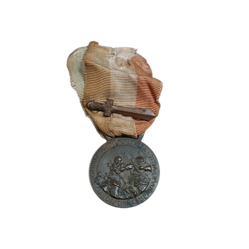 MEDAGLIA ARDITI DIVISIONE CLANDESTINA CAMPANIA E PUGLIA | Mercatino dell'Usato Roma ostia 1