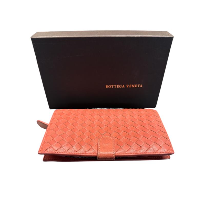 PORTA FOGLIO BOTTEGA VENETA ROSA | Mercatino dell'Usato Roma ostia 1