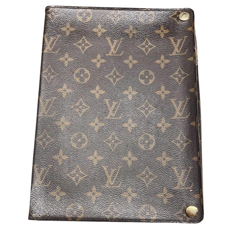 PORTA IPAD VUITTON | Mercatino dell'Usato Roma ostia 1