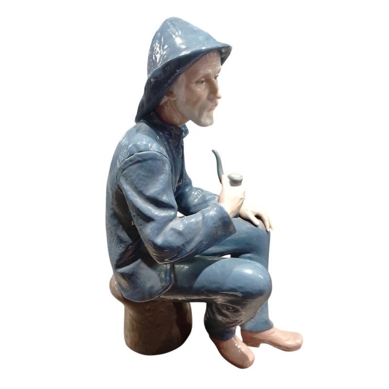 STATUETTA NAO VECCHIO CON PIPA | Mercatino dell'Usato Roma ostia 2