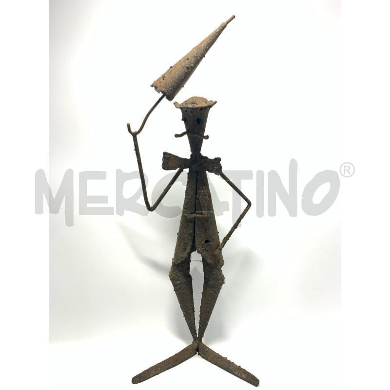ANTICA SCULTURA FERRO UOMO CON OMBRELLO | Mercatino dell'Usato Pomezia 1