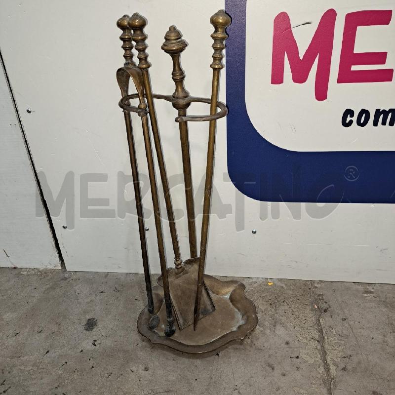 ANTICO SET ATTREZZI DA CAMINETTO OTTONE | Mercatino dell'Usato Pomezia 1