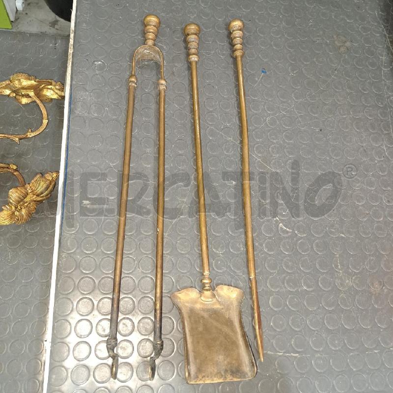 ANTICO SET ATTREZZI DA CAMINETTO OTTONE | Mercatino dell'Usato Pomezia 2