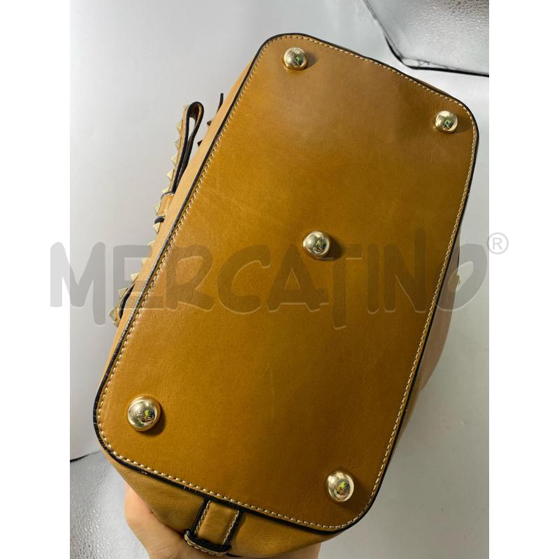 BORSA DONNA ROCKSTUD TOTE VALENTINO IN PELLE BEIGE BORCHIE | Mercatino dell'Usato Pomezia 4