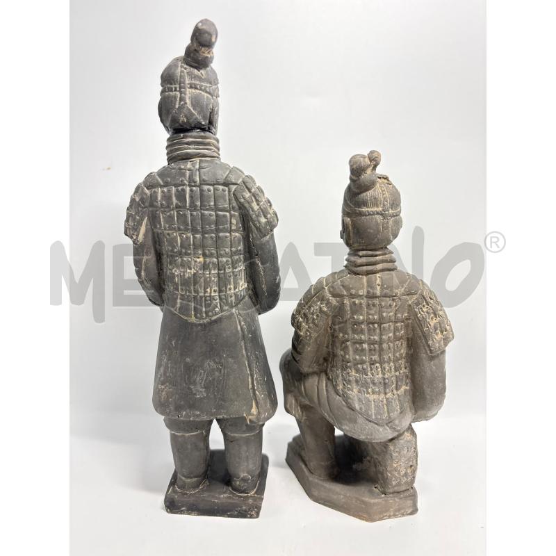 COPPIA STATUINE GUERRIERI ORIENTALE | Mercatino dell'Usato Pomezia 3
