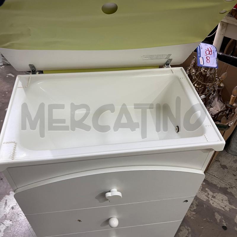 FASCIATOIO BIANCO E VERDE 3 CASSETTI CON VASCHETTA  | Mercatino dell'Usato Pomezia 2
