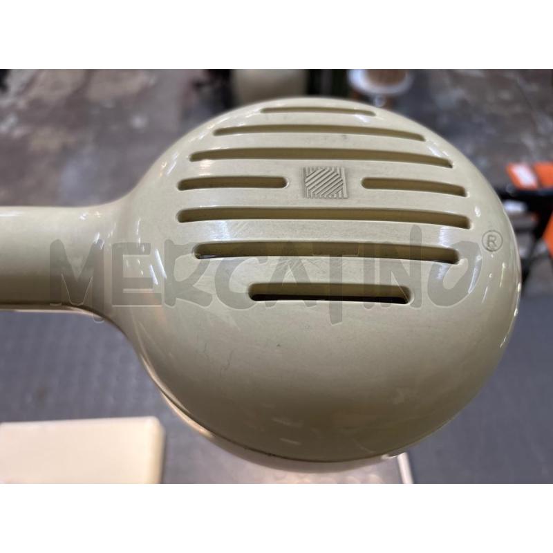 LAMPADA DA SCRIVANIA DESIGN BIANCA | Mercatino dell'Usato Pomezia 3