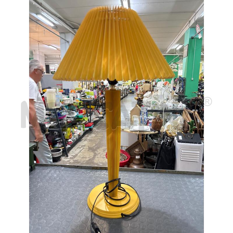 LAMPADA PLASTICA GIALLA | Mercatino dell'Usato Pomezia 1