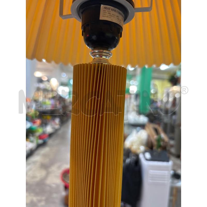 LAMPADA PLASTICA GIALLA | Mercatino dell'Usato Pomezia 3