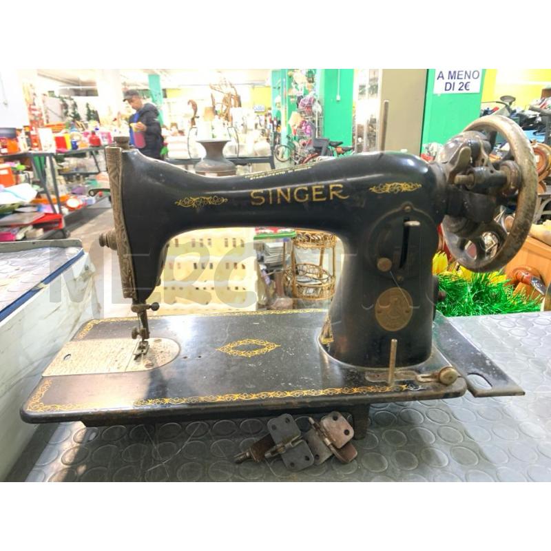 MACCHINA CUCIRE SINGER EPOCA NON FUNZIONANTE | Mercatino dell'Usato Pomezia 1