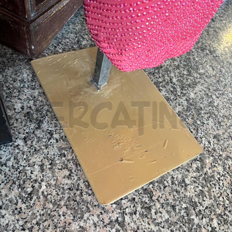 PIANTANA MANICHINO ABBIGLIATO CON CAPPELLO | Mercatino dell'Usato Pomezia 3