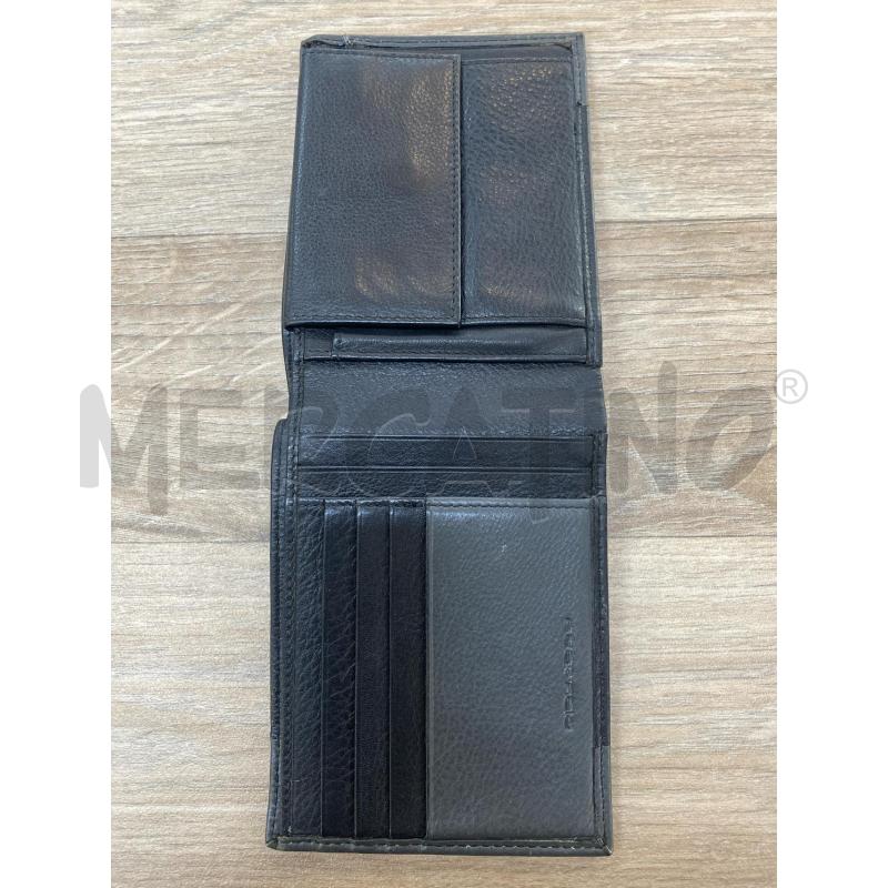 PORTA FOGLIO PIQUADRO NERO  PARTE IN AZZURRO SIMBOLO ACCAIO  | Mercatino dell'Usato Pomezia 2