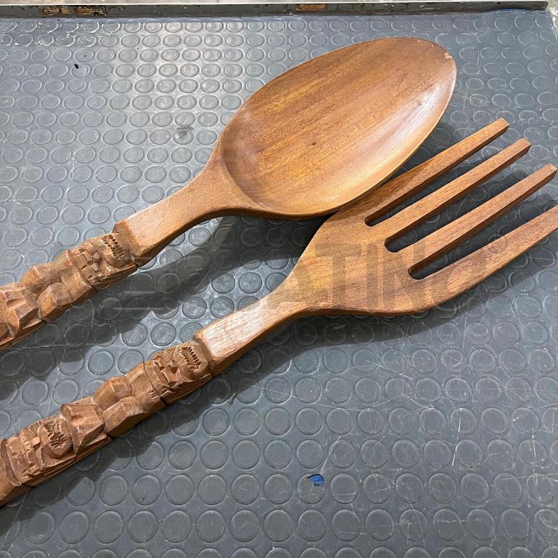 POSATE PZ 2 LEGNO GRANDI INCISE | Mercatino dell'Usato Pomezia 2